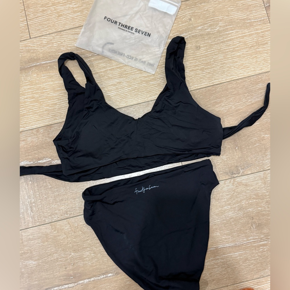 437 black bikini set